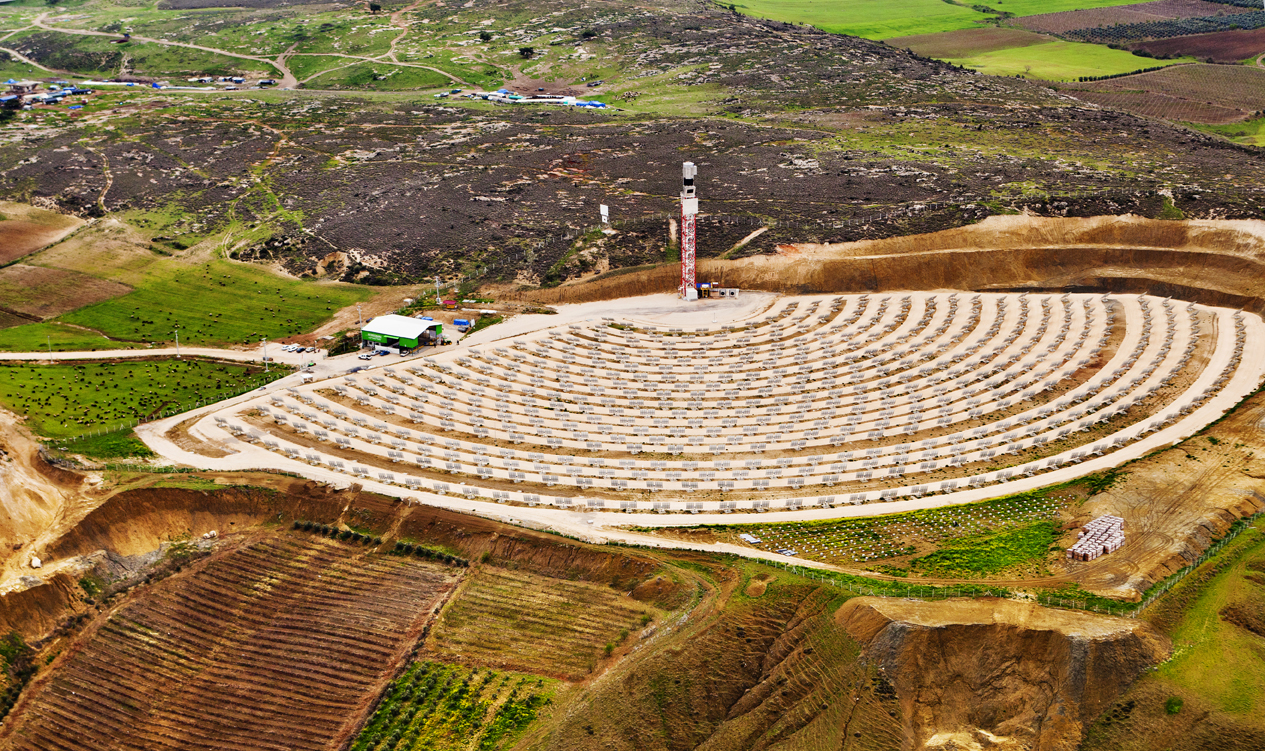 Mersin'deki yoğun aynalı güneş enerji tarlası